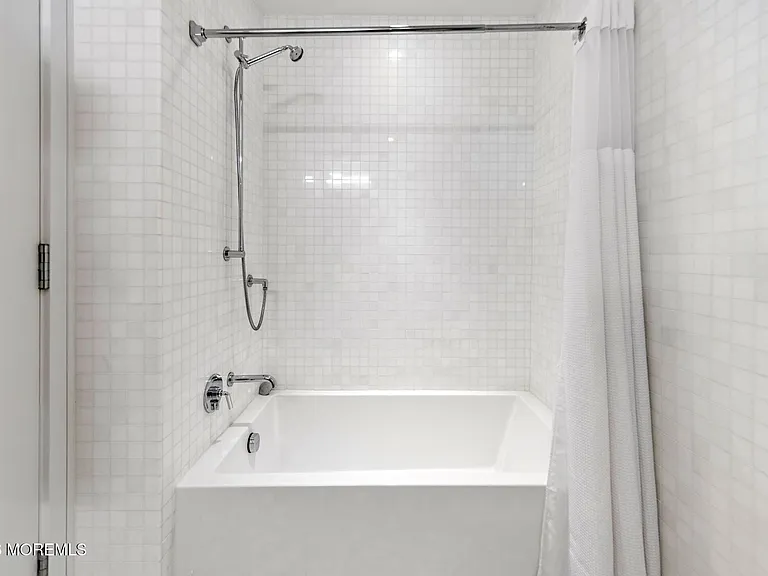 30 Melrose Ter #304 — Photo 24