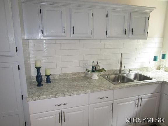 3rd image of 40 Walnut Dr