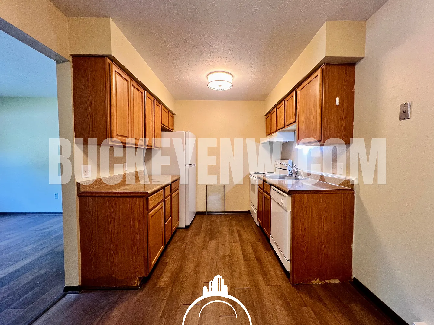 1402 Brooke Park — Photo 3
