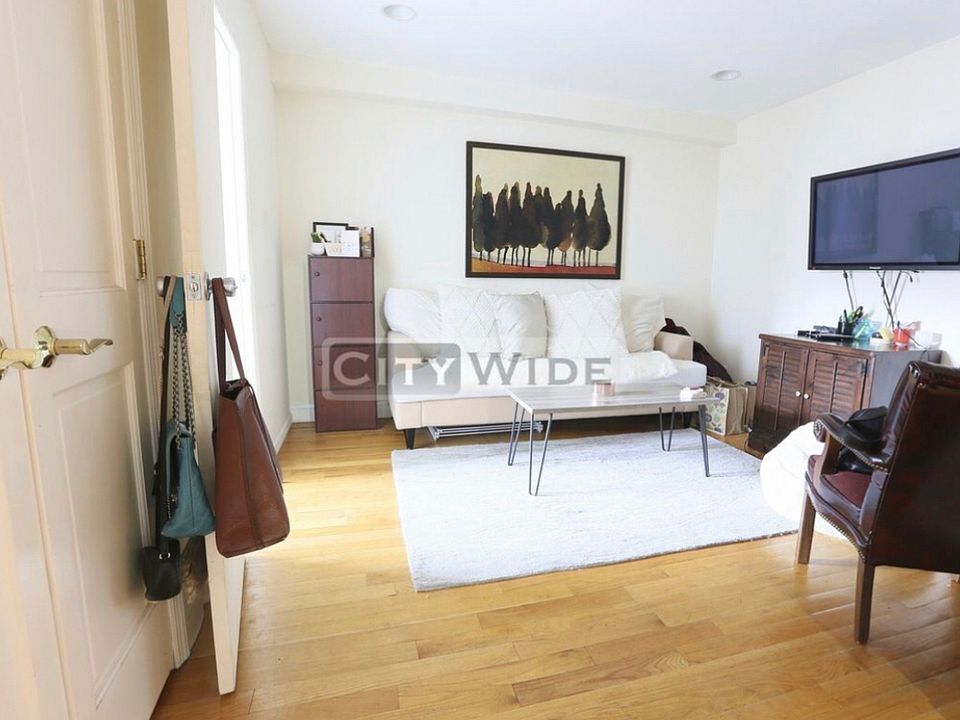 1st image of 525 E 13th St #2H
