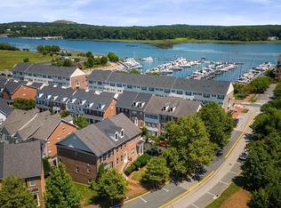 722 Belmont Bay Dr, Woodbridge, VA
