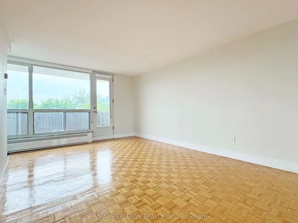 666 Spadina Ave, Toronto, ON