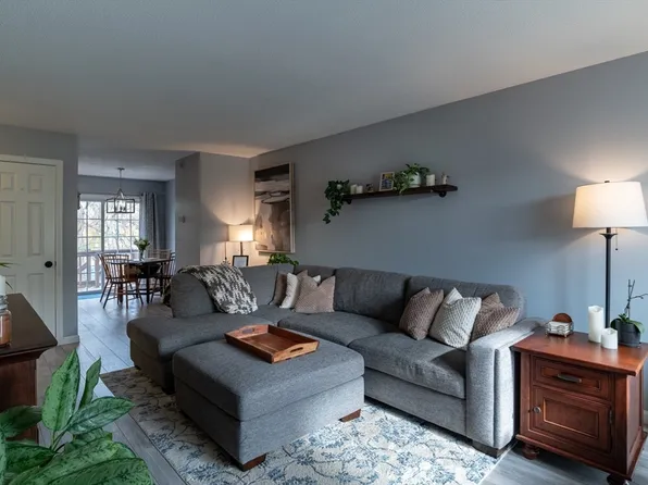 37 Waters Edge Dr #37, Ludlow, MA 01056