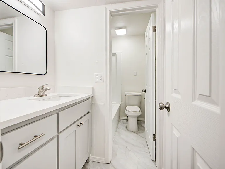 2112 Melrose Dr #1 — Photo 17