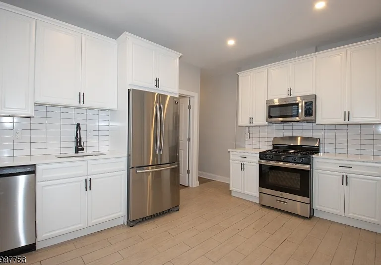 19 Northfield Ave #2R — Photo 4