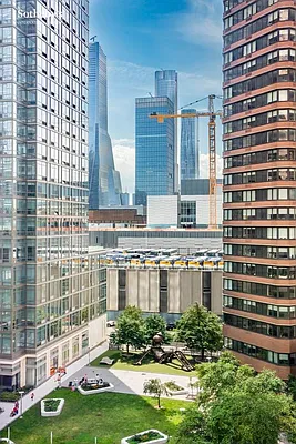 Rented by Sotheby's International Realty | media 10