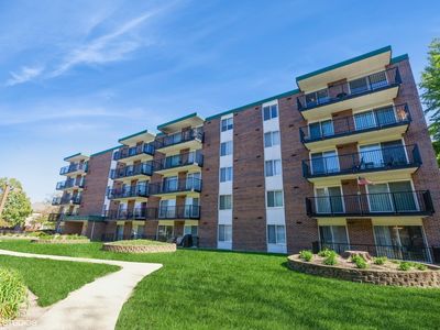 5S040 Pebblewood Ln APT E506, Naperville, IL, 60563
