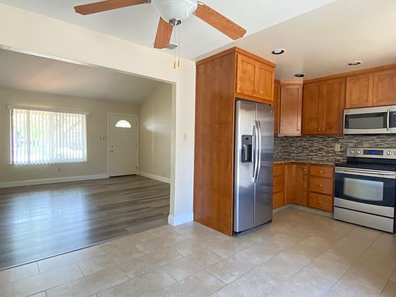 5th image of 2612 Mackinaw Way