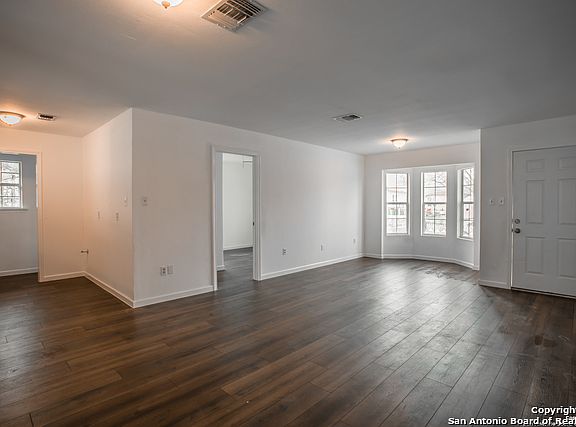 2nd image of 112 Yucca St