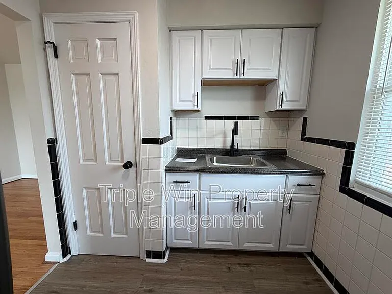 937 Chain Of Rocks Dr — Photo 13