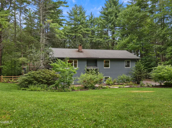 18 Hemlock Hill Rd, Great Barrington, MA 01230
