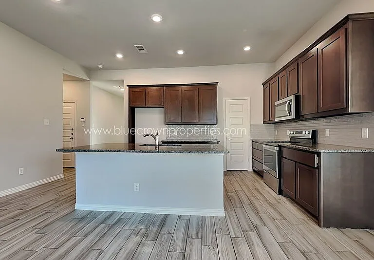 273 Cisco Trl — Photo 2
