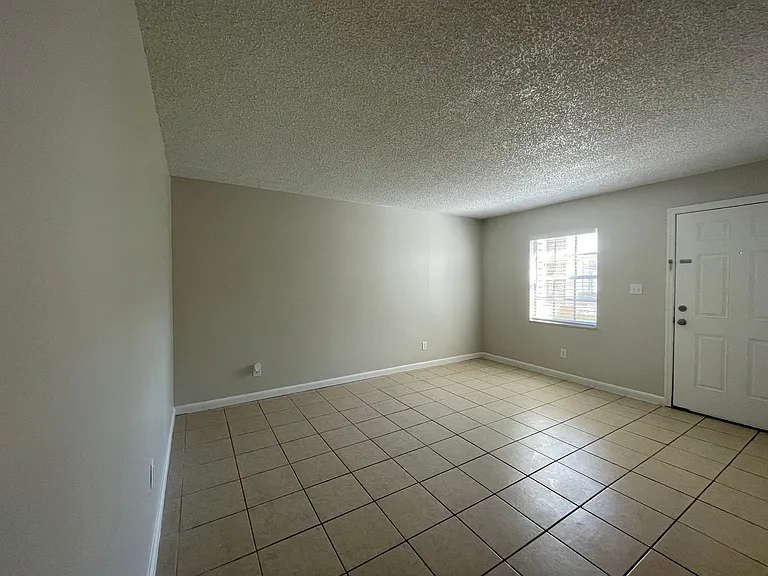 1223 Pamela St — Photo 25
