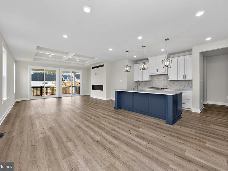 1422 Gilray Dr — Photo 10