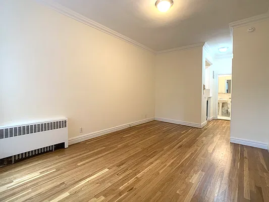 Rented by Anchor Associates | media 5
