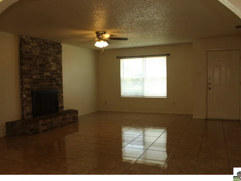 5707 Dan Dr — Photo 2
