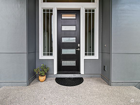 3rd image of 6715 232nd Avenue E
