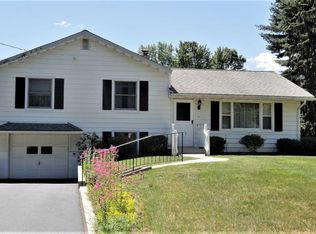 31 Franklin Rd, Hyde Park, NY 12538