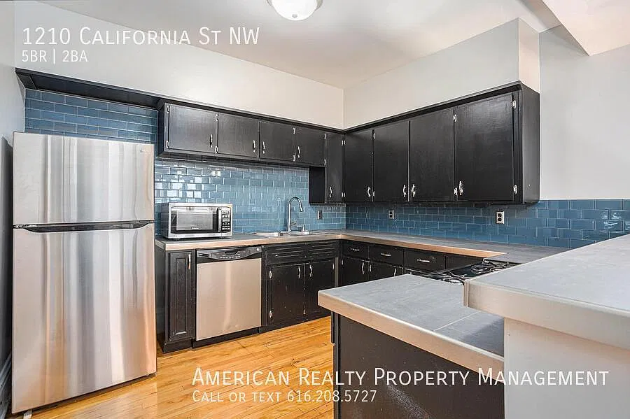 5 bed, 1560 sqft, $3,000 — Photo 3