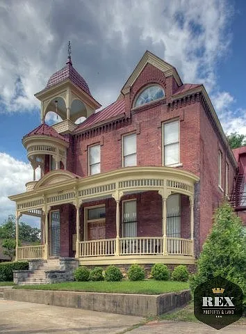 Levy House — Photo 1