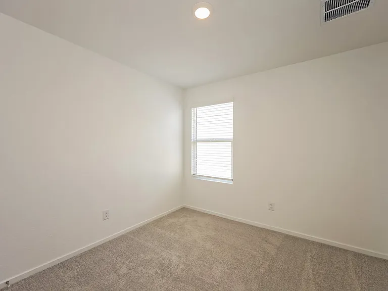 425 Payton Pl — Photo 12