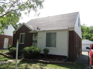 26357 S River Park Dr, Inkster, MI 48141