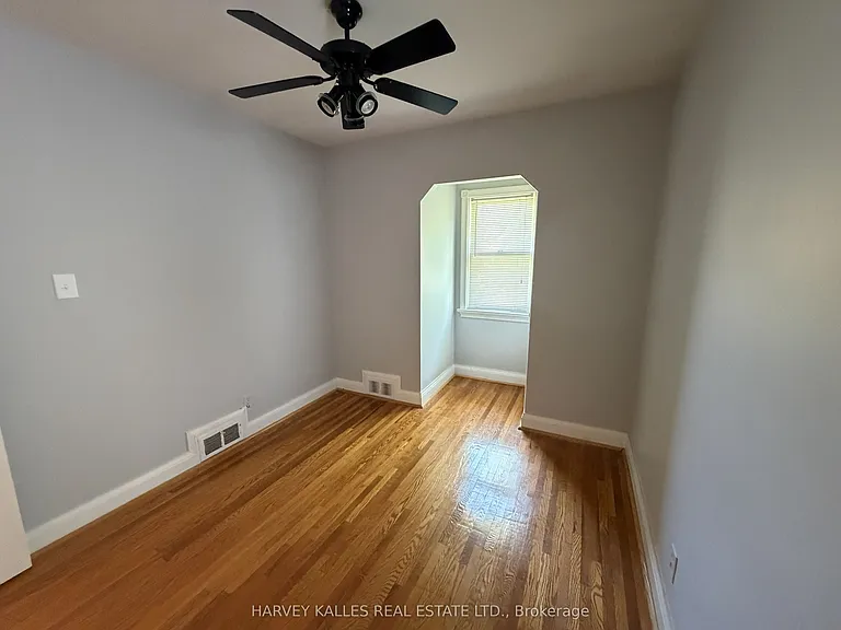 240 Joicey Blvd — Photo 9