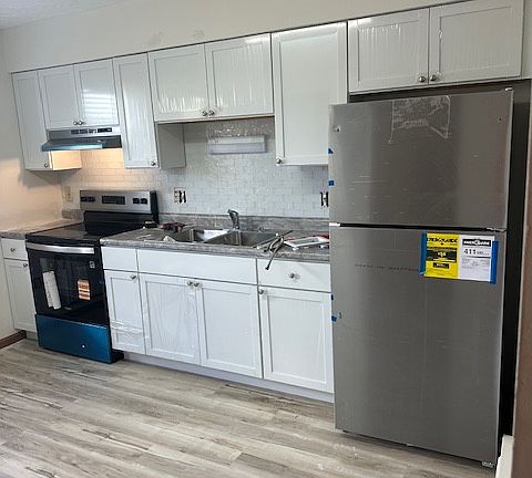 2nd image of 3365 Redbud Dr APT A