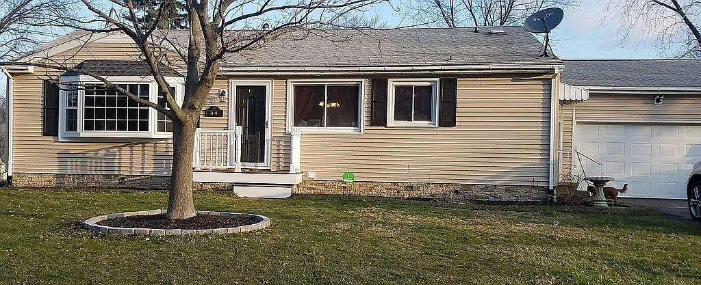 34 Carol Ave photo 1