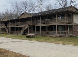 5200 Pointe Dr, East China, MI 48054