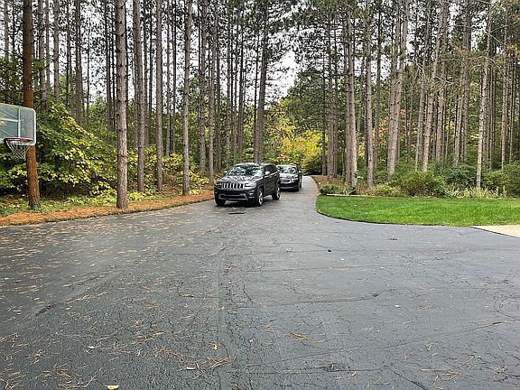 2nd image of 4274 Estate Dr