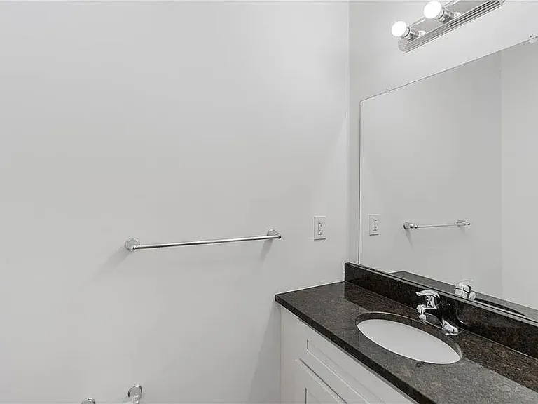 455 S Jordan St — Photo 15