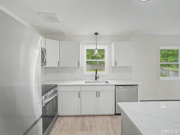 3rd image of 21 Potvin Avenue