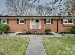 110 Scottsmoor Dr, Charlotte, NC 28214
