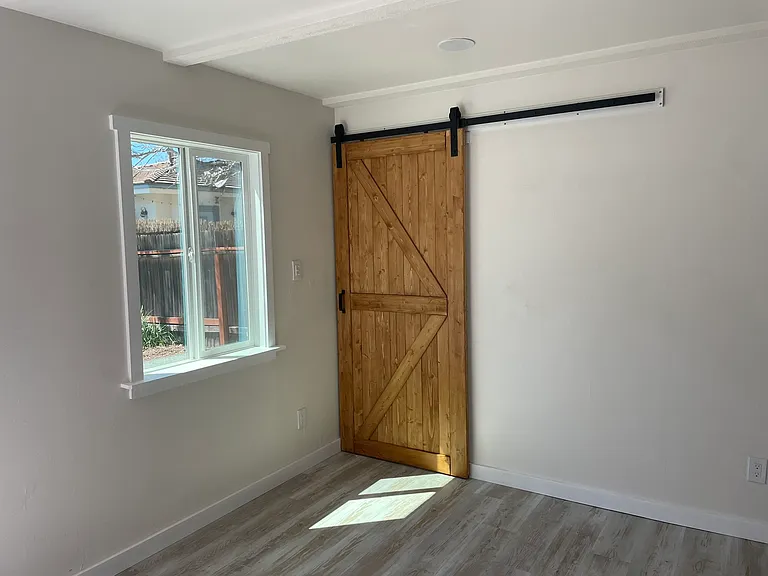 1300 Oak Ave #1 — Photo 6