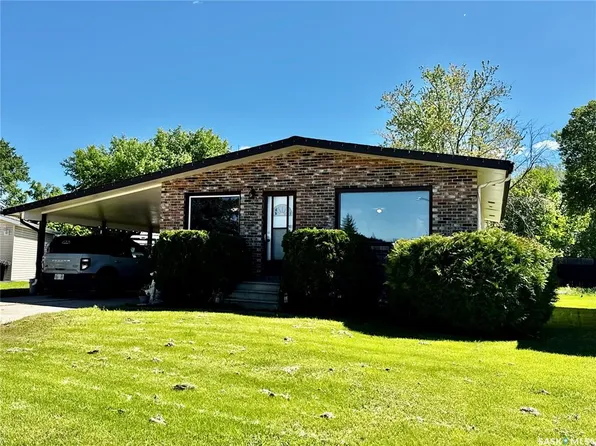 335 WELLINGTON PARK ROAD, Yorkton, SK S3N 3B5