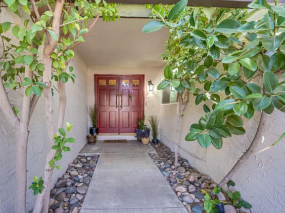 5th image of 6047 E Vernon Ave