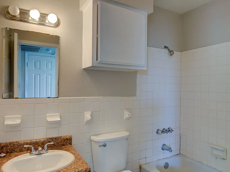 Willow Park Apartments — Photo 6