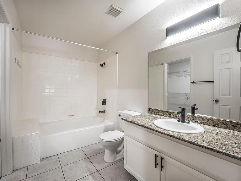 2817 Mill Point Dr — Photo 25