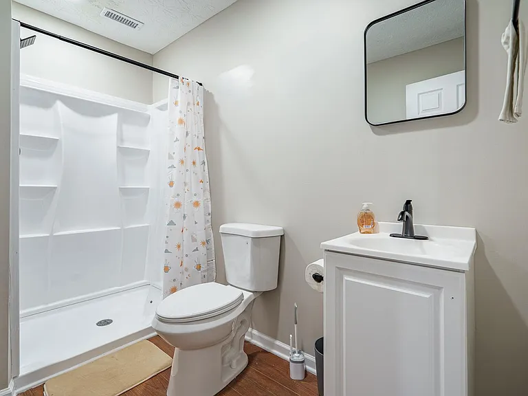 Creekview Dr — Photo 2