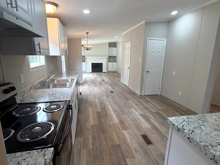 132 Kingston Ridge Dr — Photo 5