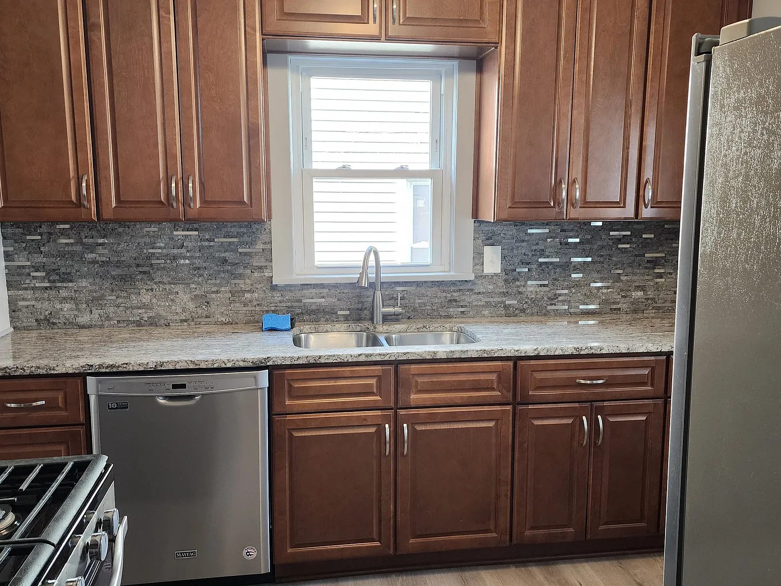 2 bed, 1100 sqft, $1,600 — Photo 3