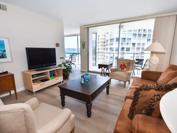 1730 Avenida Del Mundo #806