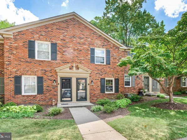 5829 Rexford Dr #713, Springfield, VA 22152