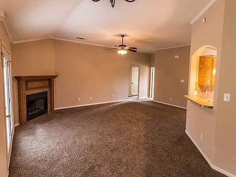 3705 Salt Fork Dr — Photo 3