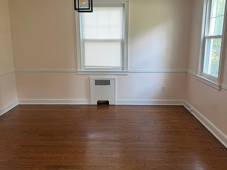 324 E Cedar St — Photo 3