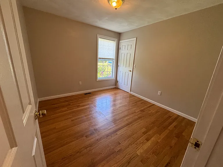 15 S Locust Ave #1 — Photo 10