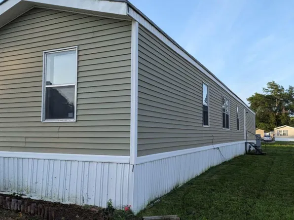2500 Farm Bureau Rd #209, Manhattan, KS 66502