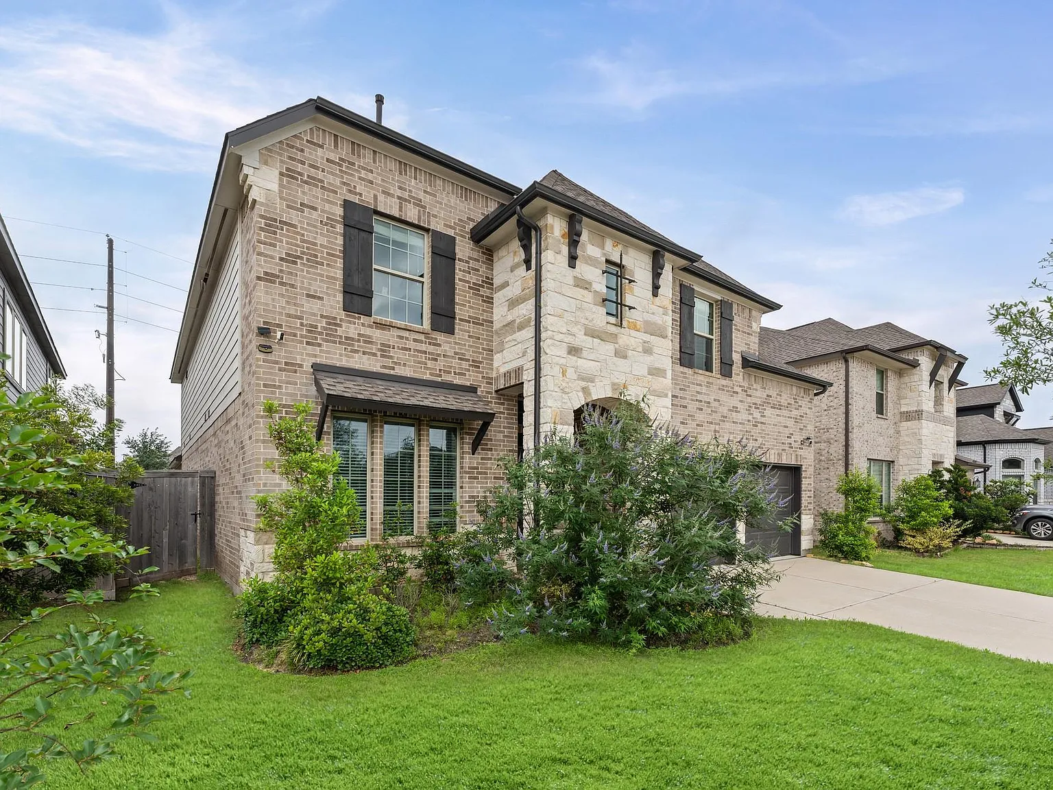 4 bed, 3.5 bath, 3157 sqft, $3,500 — Photo 4