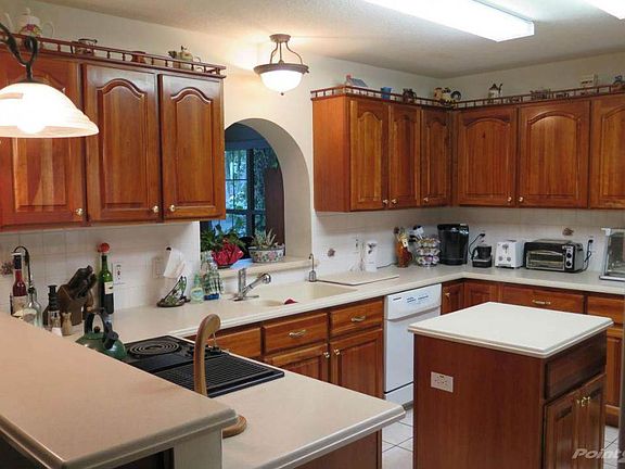 Pass through to family room